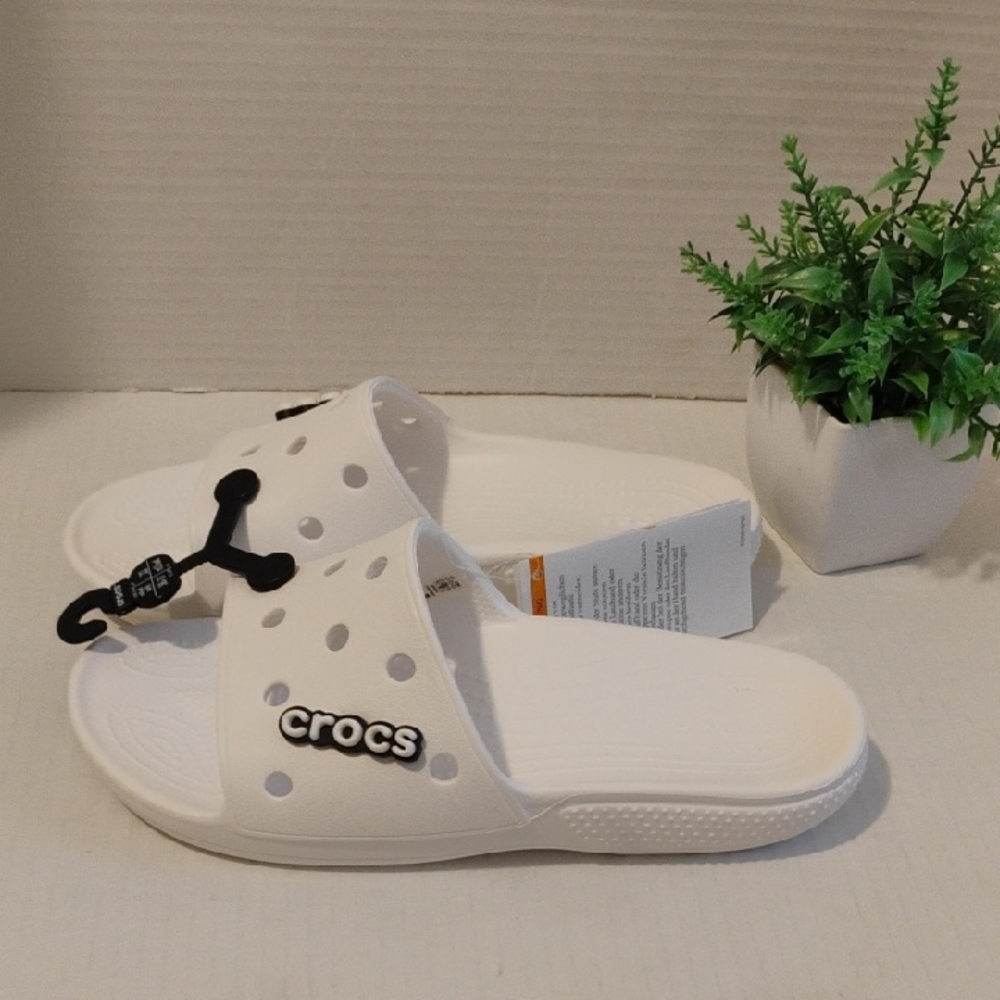 CROCS Classic Crocs Slide. Womens 6 Mens 4. White in Color.